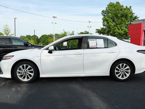 Used 2024 Toyota Camry LE image 9