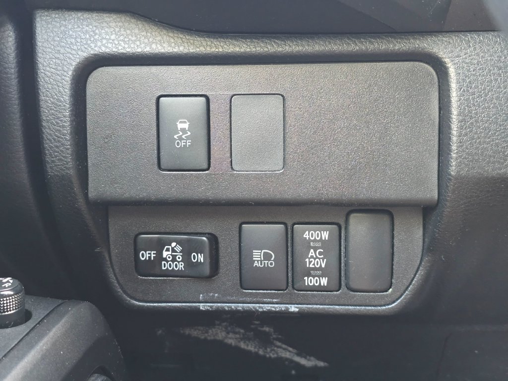 Used 2020 Toyota Tacoma TRD Sport w/ Technology Package RWD image 16