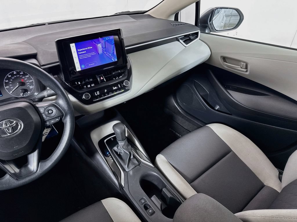 Used 2025 Toyota Corolla LE FWD image 22