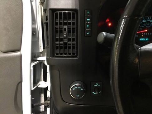 Used 2022 Chevrolet Express 2500 Extended w/ Driver Convenience Package image 28