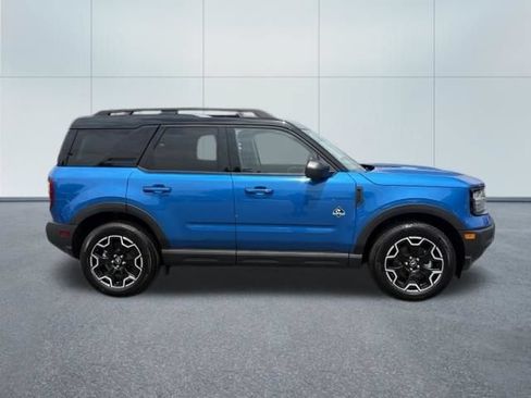 Used 2025 Ford Bronco Sport Outer Banks w/ Outer Banks Tech Package+ AWD/4WD image 2