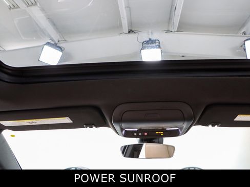 Used 2018 Cadillac XT5 Luxury w/ Driver Awareness Package image 21