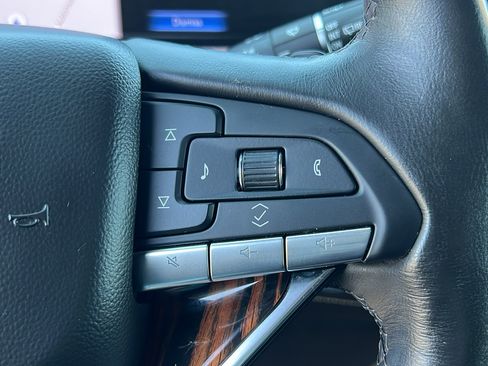 Used 2024 Cadillac Escalade ESV Premium Luxury w/ Performance Package AWD/4WD image 31