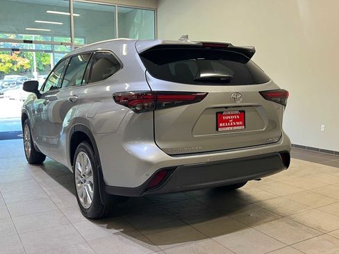 Certified 2025 Toyota Highlander Limited image 4