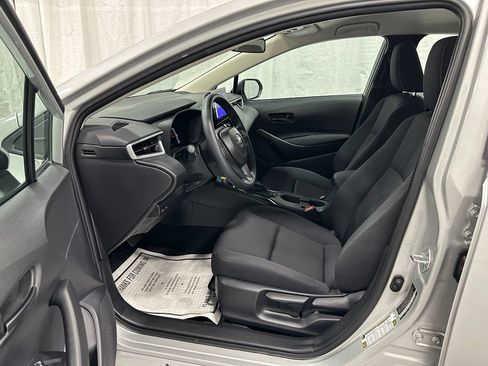 Used 2026 Toyota Corolla LE FWD image 10