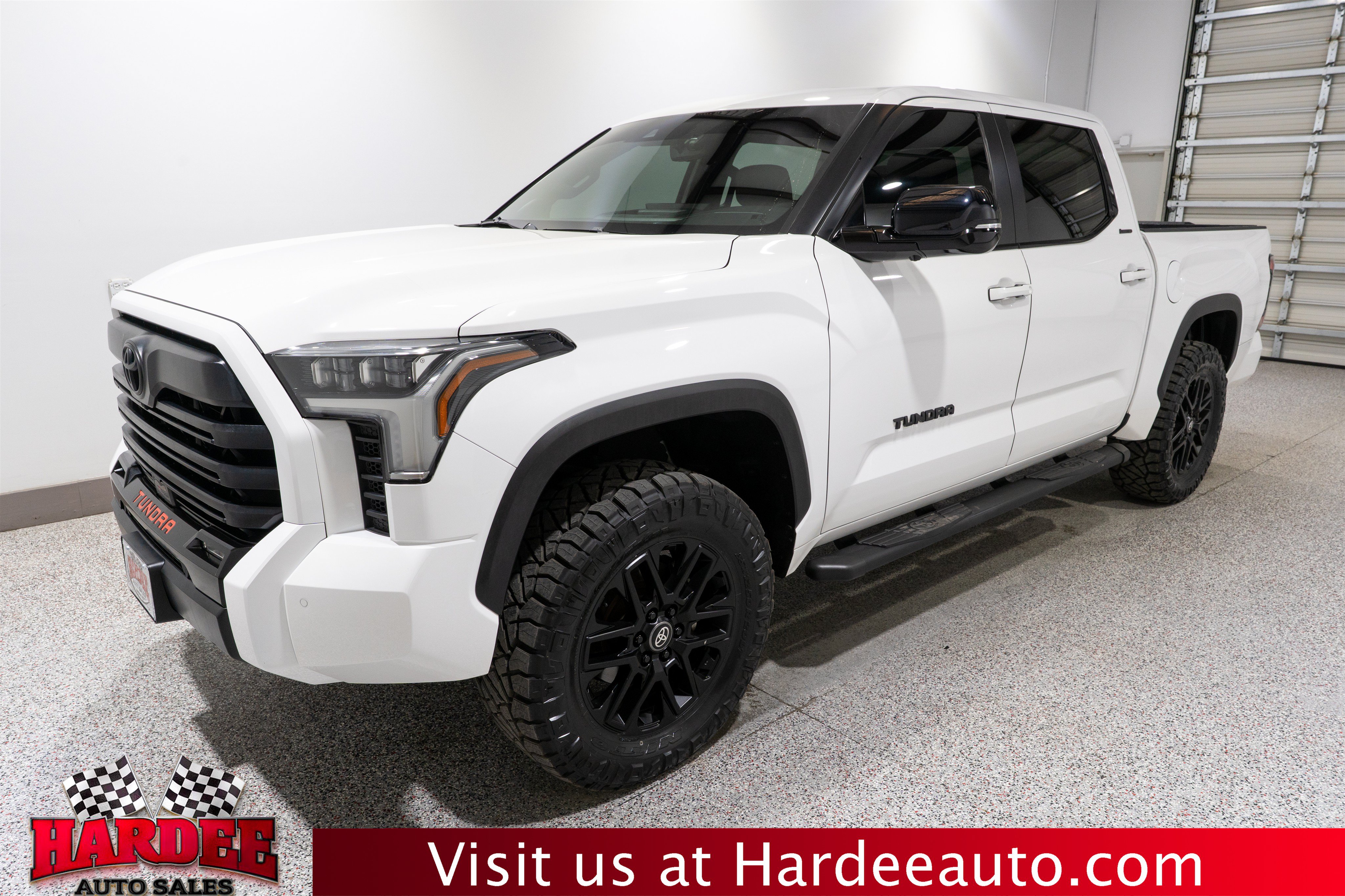 Used 2025 Toyota Tundra Limited AWD/4WD image 2