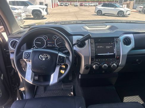 Used 2017 Toyota Tundra SR5 AWD/4WD image 10