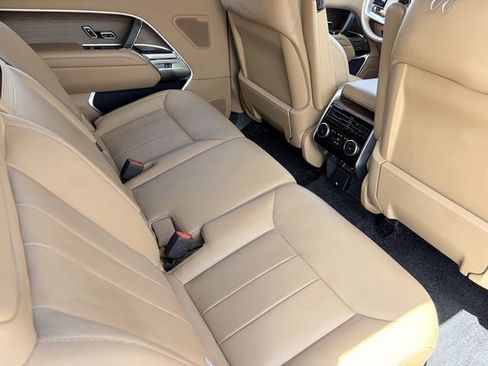 Used 2025 Land Rover Range Rover Long Wheelbase SE AWD/4WD image 23