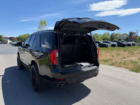 Used 2025 GMC Yukon Denali Ultimate AWD/4WD image 13