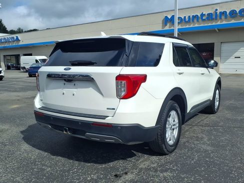 Used 2020 Ford Explorer XLT w/ Equipment Group 202A AWD/4WD image 4