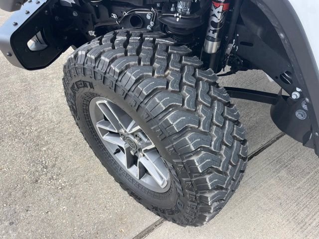 Used 2026 Jeep Gladiator Mojave AWD/4WD image 28