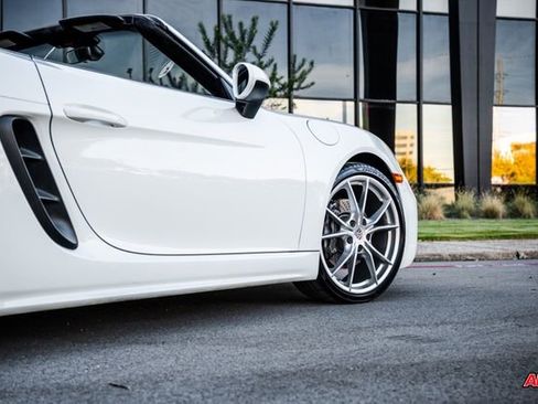 Used 2017 Porsche 718 Boxster image 27