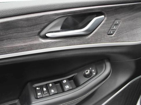 Used 2023 Jeep Grand Cherokee 4WD 4xe image 15