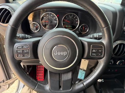 Used 2018 Jeep Wrangler Unlimited Sport S AWD/4WD image 23