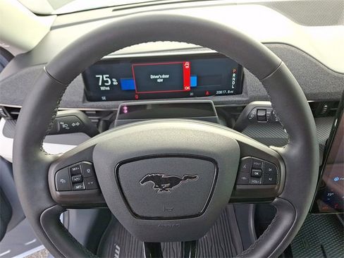 Used 2022 Ford Mustang Mach-E Premium image 21