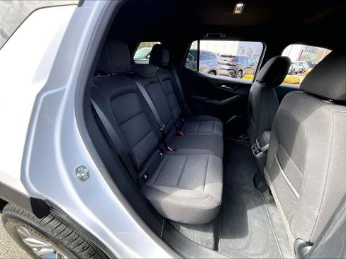 Used 2025 Chevrolet Equinox LT image 16