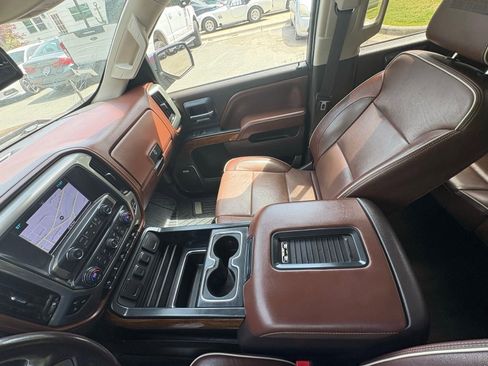 Used 2017 Chevrolet Silverado 1500 High Country image 42