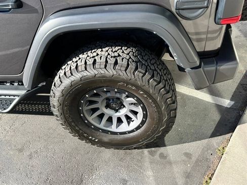 Used 2023 Jeep Wrangler Unlimited Rubicon 4xe image 14