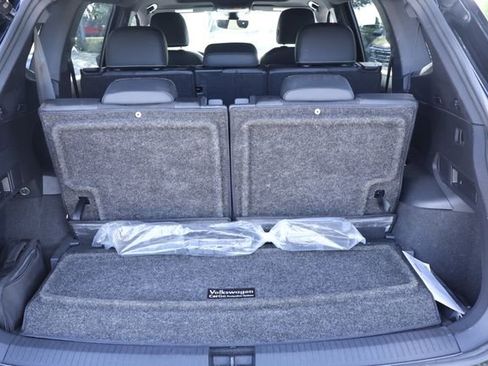 Certified 2023 Volkswagen Tiguan SE R-Line image 19
