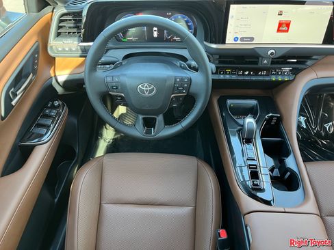 Certified 2026 Toyota Crown Signia AWD/4WD image 17