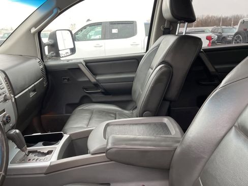 Used 2006 Nissan Titan LE w/ (S01) Side-Airbag Pkg w/ VDC image 28