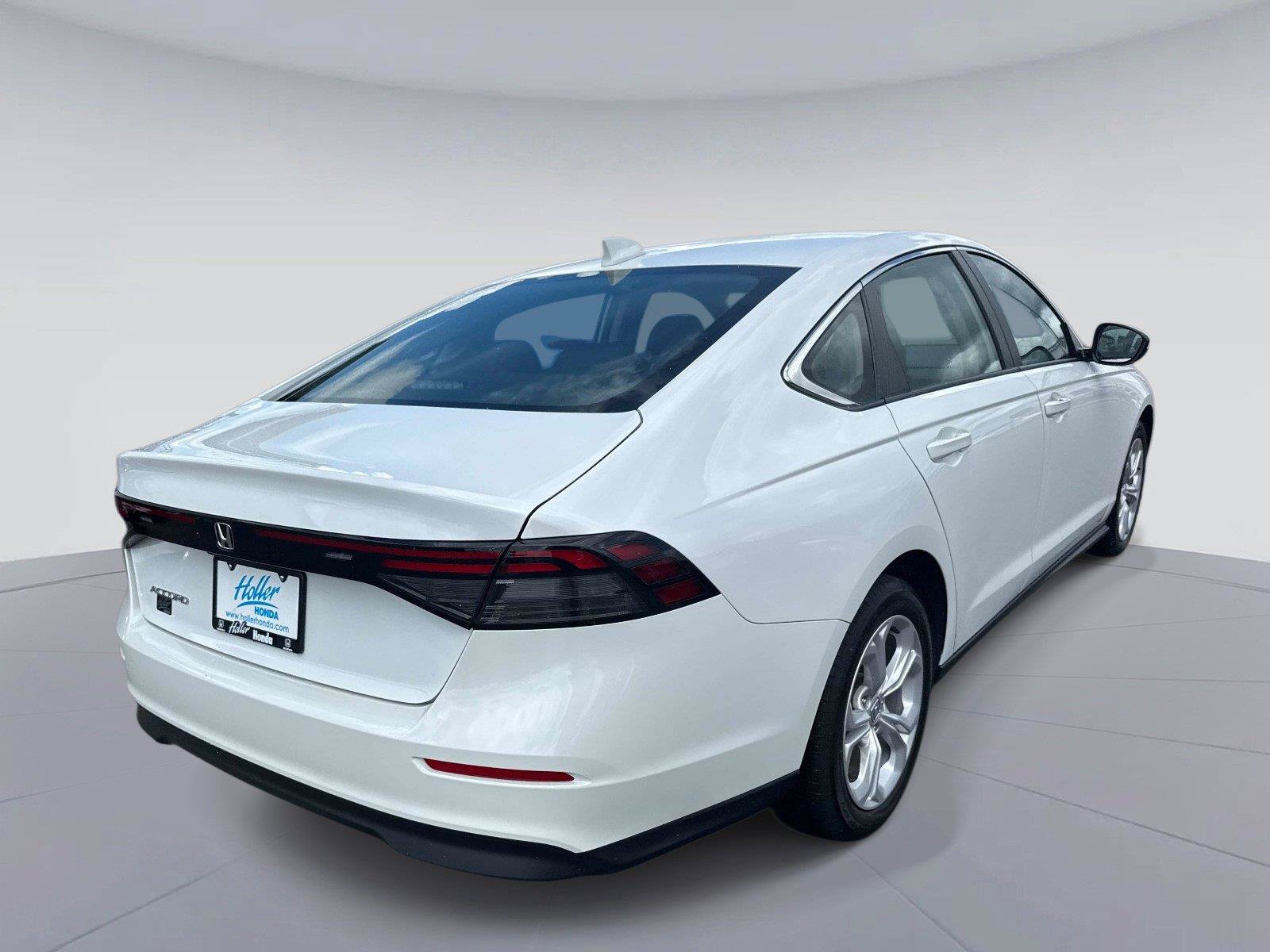 Certified 2025 Honda Accord LX image 4