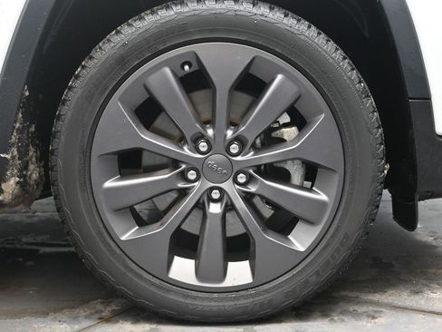 Used 2021 Jeep Cherokee Latitude Lux 80th Anniv w/ Quick Order Package 26U 80TH image 10