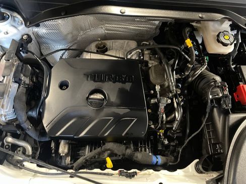 Used 2025 Chevrolet TrailBlazer LT w/ LT Cold Weather Package AWD/4WD image 10