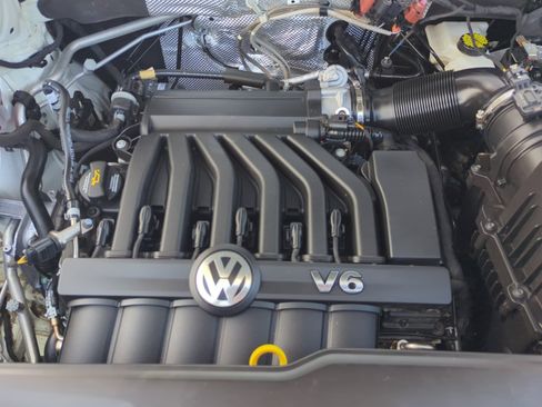 Certified 2022 Volkswagen Atlas Cross Sport SE AWD/4WD image 22