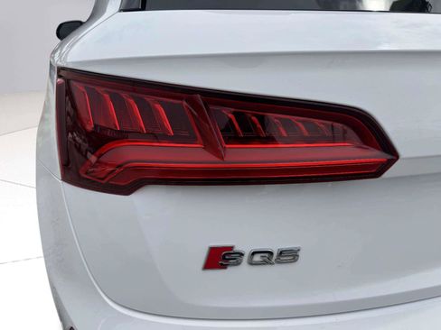Used 2018 Audi SQ5 Prestige w/ Prestige Package AWD/4WD image 15