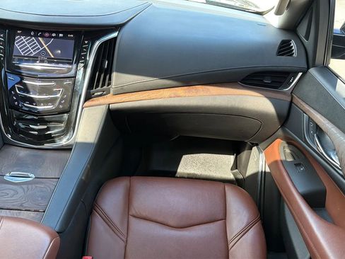 Used 2016 Cadillac Escalade Premium AWD/4WD image 65