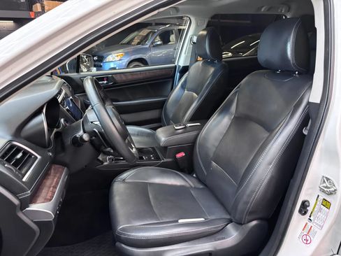 Used 2019 Subaru Outback 3.6R Limited AWD/4WD image 9