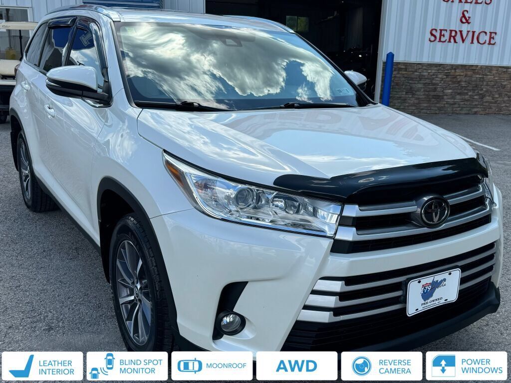 Used 2019 Toyota Highlander XLE AWD/4WD image 1