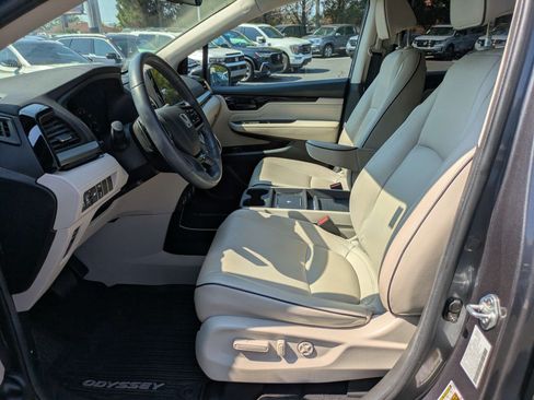 Used 2025 Honda Odyssey Touring image 28