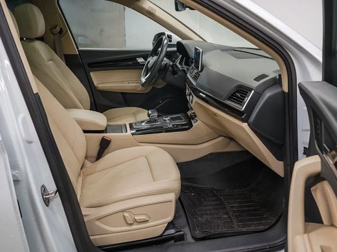 Used 2020 Audi Q5 e Prestige w/ Prestige Package image 17