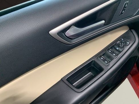 Used 2024 Ford Edge SEL w/ Convenience Package image 24