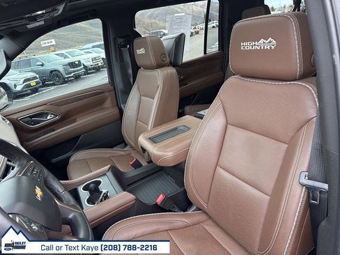 Used 2024 Chevrolet Suburban High Country w/ Advanced Technology Package image 18