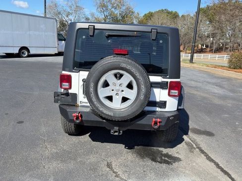 Used 2018 Jeep Wrangler Sport image 10