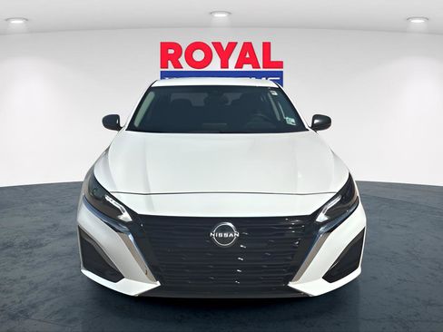 Used 2025 Nissan Altima 2.5 S image 2