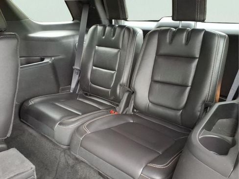 Used 2014 Ford Explorer Sport w/ Equipment Group 401A AWD/4WD image 9