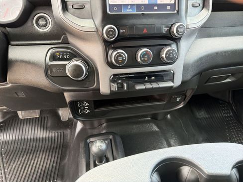 Used 2024 RAM 2500 Tradesman w/ Chrome Appearance Group image 18