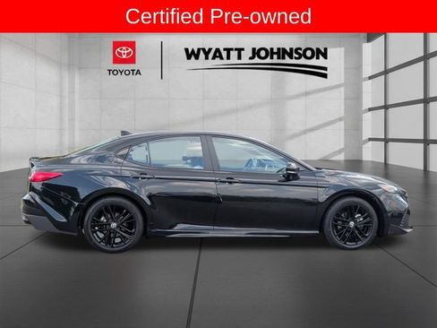 Used 2025 Toyota Camry SE FWD image 6