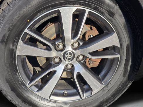 Used 2016 Toyota RAV4 XLE FWD image 22