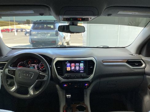 Used 2018 GMC Acadia SLE w/ LPO, Black Accent Package image 16