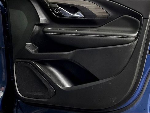 Used 2024 GMC Terrain SLE image 25