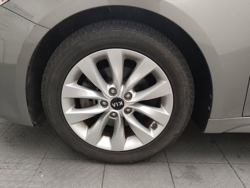 Used 2018 Kia Optima LX w/ 17" Alloy Wheels Package FWD image 31