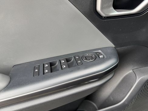 Used 2025 Kia K4 FWD image 20
