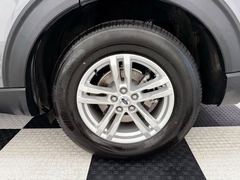 Used 2023 Ford Explorer XLT w/ Equipment Group 202A image 13