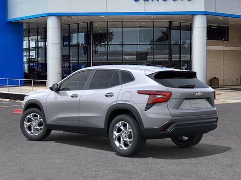 New 2026 Chevrolet Trax LS w/ LS Convenience Package FWD image 3