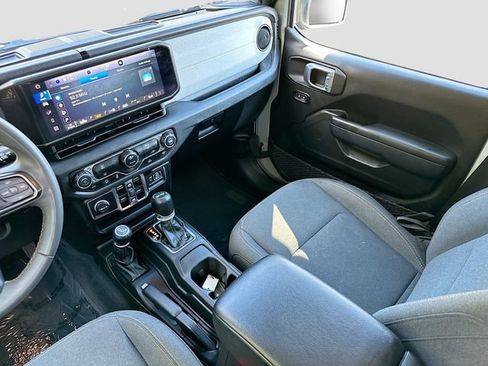 Used 2024 Jeep Wrangler Sport S image 21
